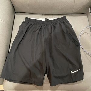 Men’s Nike dry fit shorts! Size medium